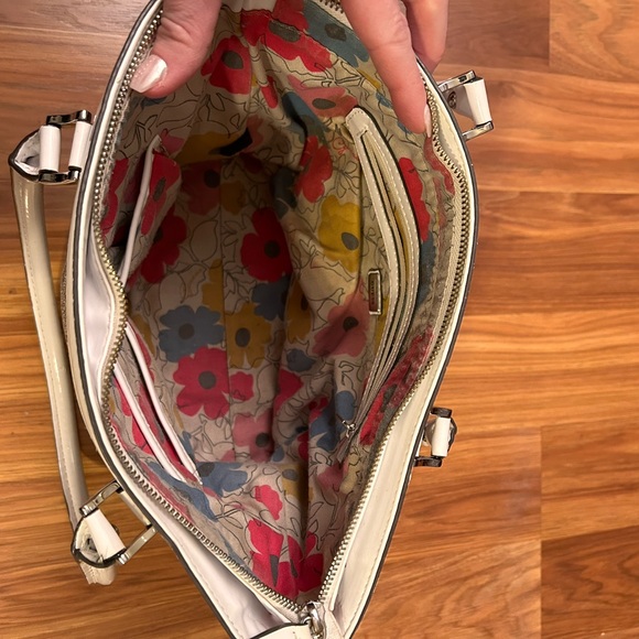 Guess purse brown and white - Picture 3 of 5